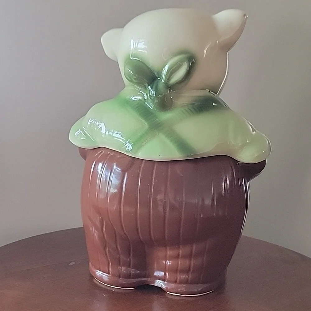 Vintage cookie jar